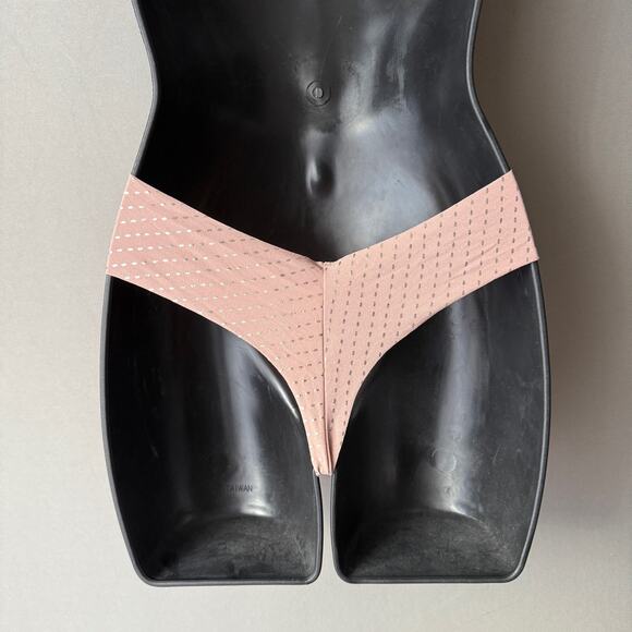 Victoria's Secret Thong Size M Pink NWT - Picture 5 of 6